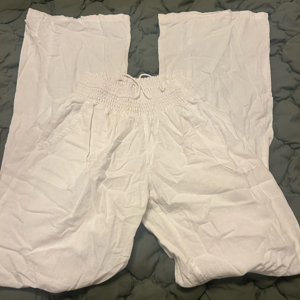 Elegant White Wide Leg Pants for Women. Never Used - Picture 3 of 6